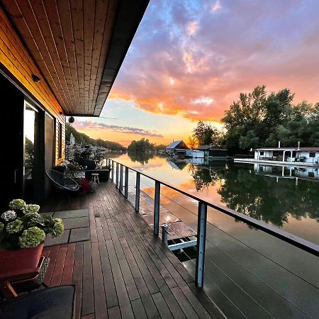 Hausbot U Rybara A Kacky Villa Bratislava Ngoại thất bức ảnh